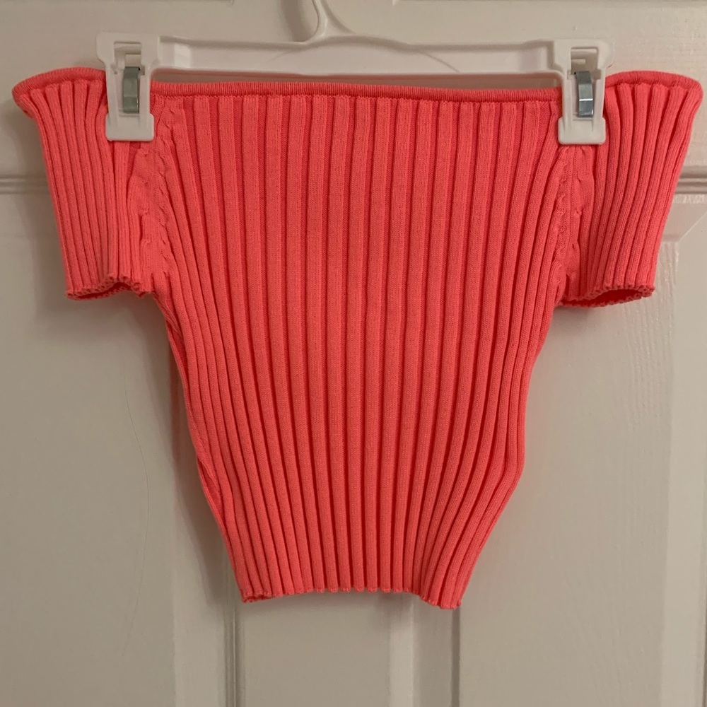 Neon Pink off-the-shoulder Top 🧡